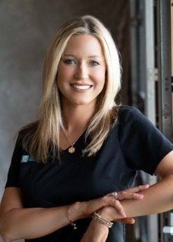 Registered dental assistant Nicole